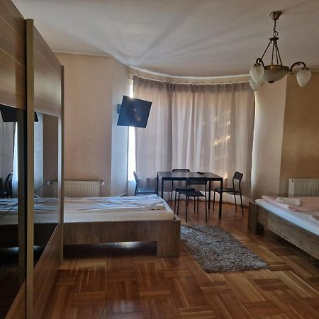 Bigcitty Rooms Cluj-Napoca Esterno foto